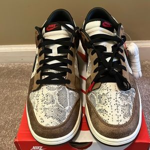Nike Dunk Low PRM